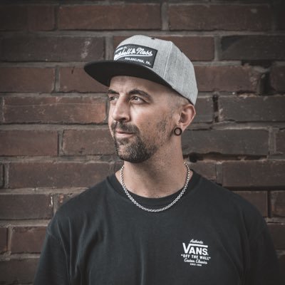 DnlLsmn's profile picture. 