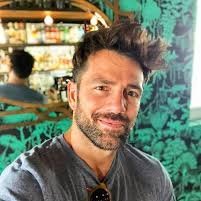Sympa , aimant et serviable veux juste discuter avec des amis si possible avoir une belle rencontre 😍