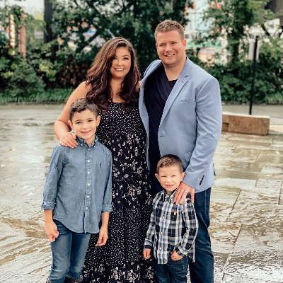 AshleyGoetsch's profile picture. Christ follower 🙏🏼
Brock’s wife ❤️
Church planting 🌱
Boy mama 👦🏻👦🏼
Interior decorator 🏡
Beauty Influencer 💋