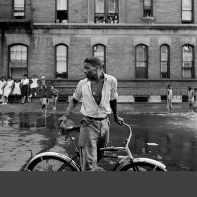 EarbornAquarium's profile picture. .