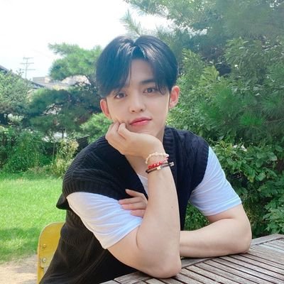 PxXlOxW0A2qWTMF's profile picture. #seventeen