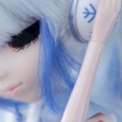 Pullip, Nature and Daily  ///  
cover: Eloise  / profile: Snow Miku