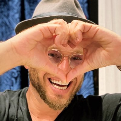 SalomonShuki's profile picture. ״אדם שהוא שמח מאיר את העולם״ (שיר-השמחה״, 2020), גם כאן, לשון הרע לא מדבר אלי״ #בזכות_אהבת_חינם_ננצח