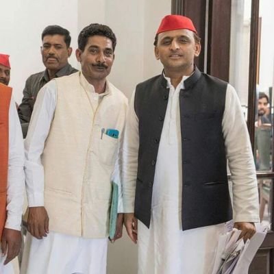 राष्ट्रीय अध्यक्ष राष्ट्रीय अति पिछड़ा मोर्चा एवं प्रदेश अध्यक्ष सलमानी सैन सविता समाज जागरूक मंच उत्तर प्रदेश एवं सदस्य प्रदेश कार्यकरिणी समाजवादी पार्टी ऊ0प्र0