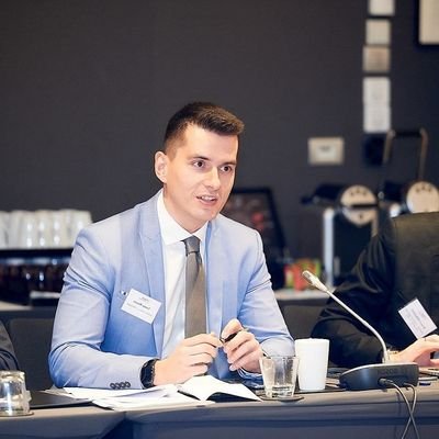 Chiroyli oriq tranny porno Onlayn porno gozal blowjob