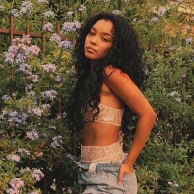 tw: ed/vent • 𝒾𝓈 𝒾𝓉 𝒷𝑒𝓉𝓉𝑒𝓇 𝓉𝑜 𝓈𝓅𝑒𝒶𝓀 𝑜𝓇 𝓉𝑜 𝒹𝒾𝑒? • eng/한 | they/she | fatphobes dni ☭