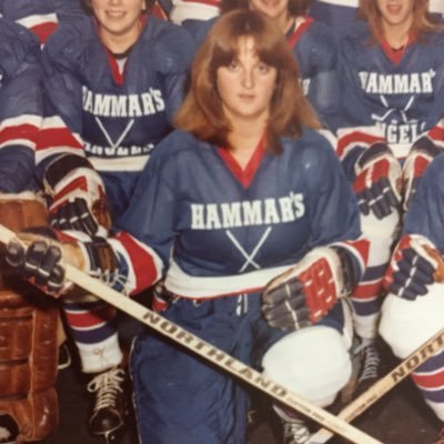 SuzanneOnPorch's profile picture. 