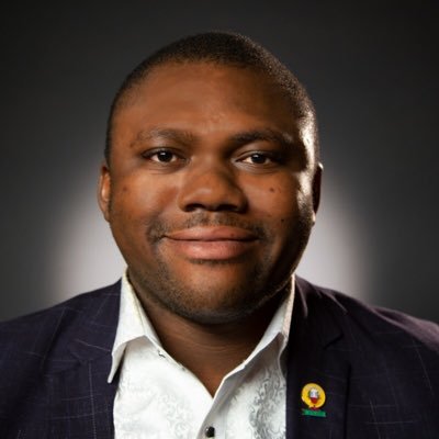 I teach CEOs how to win grants, get loans & raise equity
CEO @ Vetsark | Co-founder @ Cascador