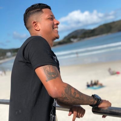 Leonard16281530's profile picture. Insta: @leonarrdoperes. Feliz, ousado, pai e filho de Deus.