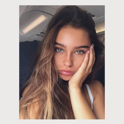 codziennie maluje niebo swoją brzydką duszą 🥵 #she#mood
