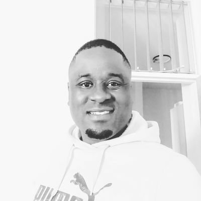 HeluNikodemus's profile picture. So Sophisticated