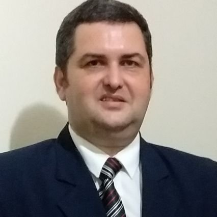 Advogado, muito apaixonado pelo Flamengo e pela geração de ouro de 1981 e torcedor do Goytacaz!
Pode me seguir que te sigo de volta e pode contar comigo sempre!