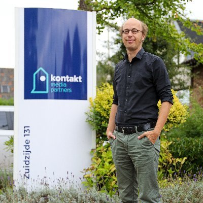 Redacteur en fotograaf nieuwsblad Het Kontakt, editie Alblasserwaard en bladmanager bij Kontakt Media Partners.