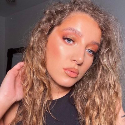 follow me: INSTA - glowbycaitlin Creative@flourishmgmt.co.uk