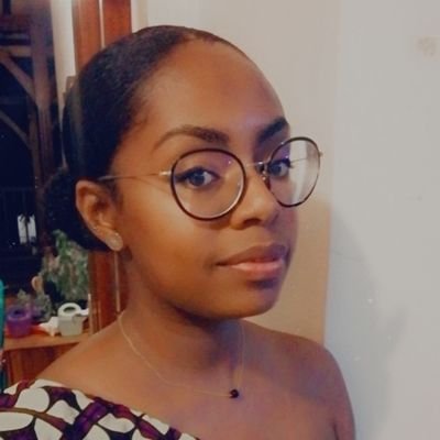 In3sSsVs's profile picture. 🖤