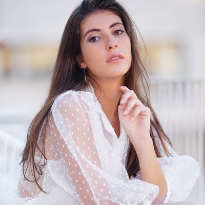 Juliamcastela's profile picture. ⚖️📓