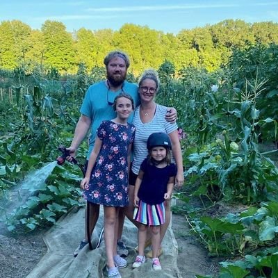 GrownupUmassFan's profile picture. How can they look into my eyes and still they don't believe me