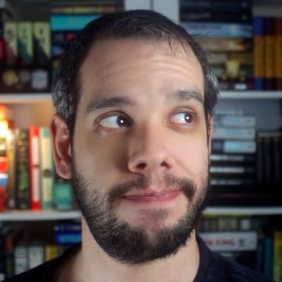 👨🏻‍💻 Desenvolvedor Front End, Designer e aspirante a ator de musical. 📚 Ama ler, coleciona livros e é Booktuber nas horas vagas.