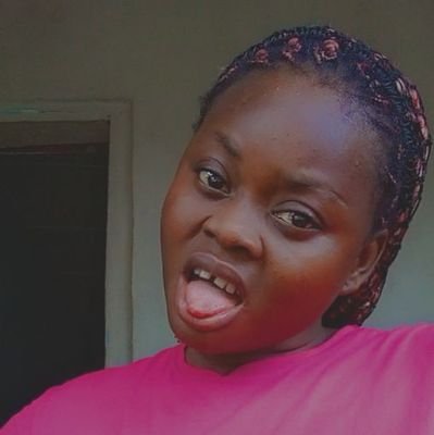 LayefaPals's profile picture. smiles