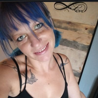 trixybuny's profile picture. looking to monetize my whoreness just for you