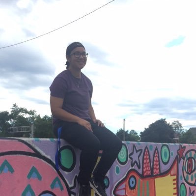 alm_2719's profile picture. I’m the gay cousin at the family reunions😊