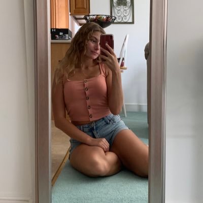 _Amyyyy_25's profile picture. 