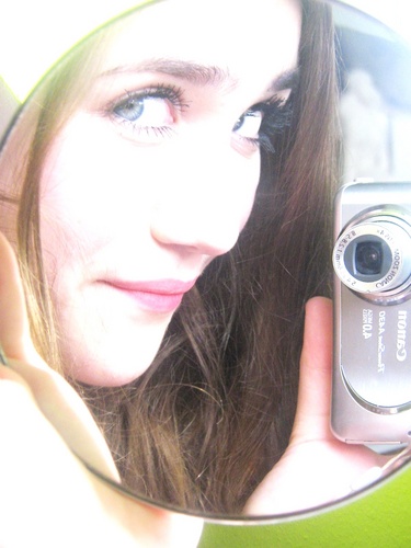 i love acting very much(L)and i'm 14(:
i love justin bieber he is just a wonder:)