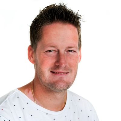 svg_1982's profile picture. Dad of 3... | Cloud engineer | Loving Powershell | working with Windows and VMware | https://t.co/K9KYtZY2Ma | vExpert!