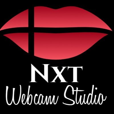 Somos un studio webcam enfocado en el desarrollo y de la carrera de nuestras modelos para brindarles las herramientas necesarias para el éxito de ellas.