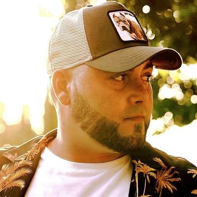 OfficialSule's profile picture. Twitter Oficial de Sule Sanz. Cantante & Compositor flamenco. Facebook: Sule Sanz. Instagram: @sulesanz Contratacion: 602876636