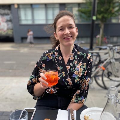 hanpantsquinn's profile picture. Probs baking. One half of @cookbookcircle.