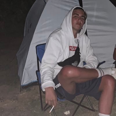 eyupkaankose's profile picture. biraz depresif ama çoğu zaman funny