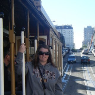 khoneyl1983's profile picture. 