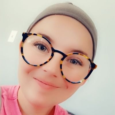 yah_08's profile picture. Theta Phi Alpha Alumni 🐧💙💛