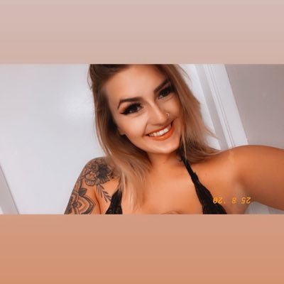 alyssakline37's profile picture. 