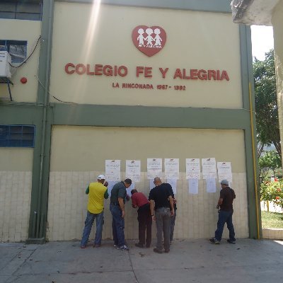Liceo La Rinconada Al Frente de la Estación Mercado