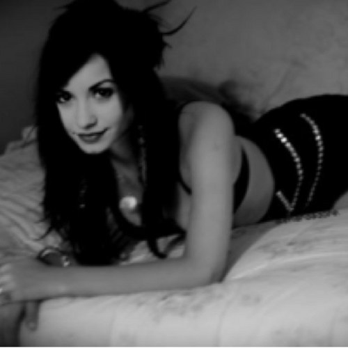 Demiswhore's profile picture. im one bad girl who needs to be punished ;)