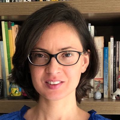 Geógrafa, feminista, professora de Cartografia e mãe da Flavinha.