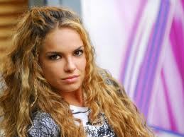 fc dedicada a todos que adoram lua_blanco e admiram o papel dela em rebelde