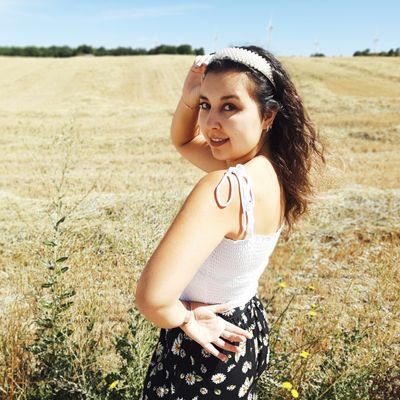 Educadora infantil y animadora sociocultural 🥰
Me encanta la moda y el maquillaje 💋
Amante de los animales 🙈🙉 y de la buena música 🎶