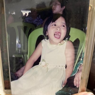 nawwarnuha's profile picture. drowning in stupidity