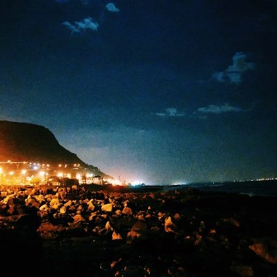 labeeqah_Jacobs's profile picture. UCT alumni •product development •retail•feminist •exploring life •pursuit of happiness •then & now •beauty •fashion •snapchat:labeeqah27