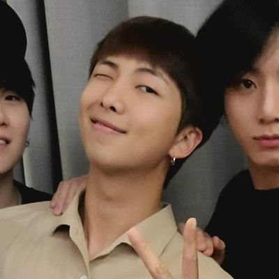 Army is in my blood💜
I'm 🇬🇷🇬🇧
BTS obsessed....BIAS: HONESTLY,At this point.....I have no IDea💜 OT7
Want a friend, I'm here🥰
I promise I'm cute...maybe😲