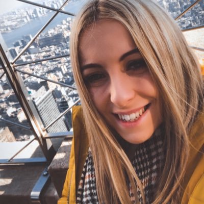 mollyeb_'s profile picture. 