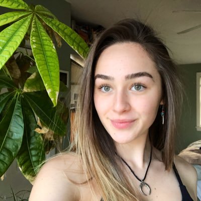 News Editor @TheECCurrent - Communication major at Eckerd College - she/her - Taurus