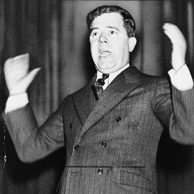 Loves bacon, eggs, pancakes, baseball, politics, astronomy, equality, and mocking those who deserve it.

Huey Long stan