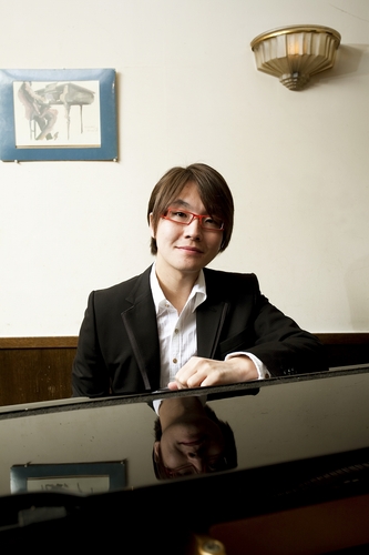 horihideaki's profile picture. 色んな音楽で活動しているJazzピアニストです。