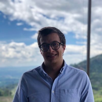 Abogado de @UniandesDerecho, especialista en Derecho Penal.