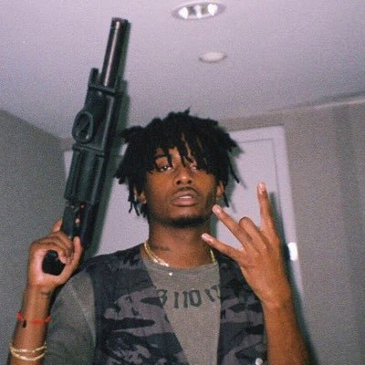 15| 2.5K Subs-Vybezlmao| IG-Vybezlmao|Controller shitter on Nae