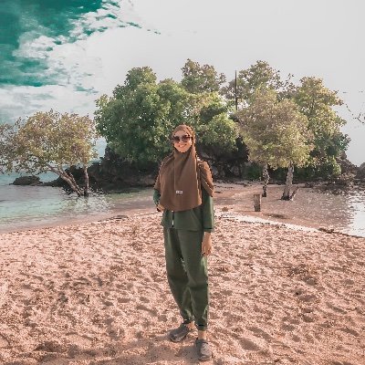 nugeputri's profile picture. kesederhanaan yg utama.